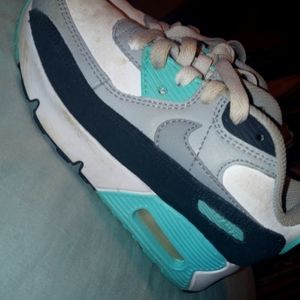 Girl nike air max